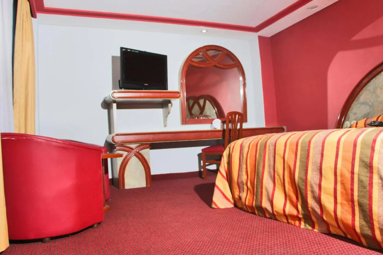 Hotel Estrella de Oriente by OYO Rooms