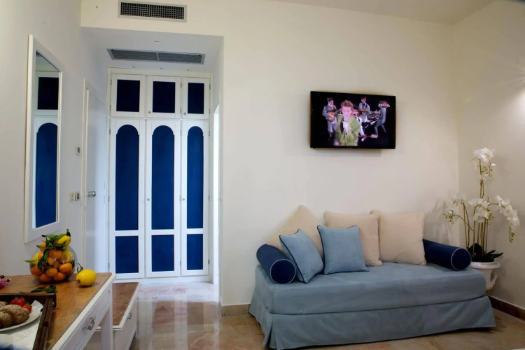 Delfino Beach Hotel
