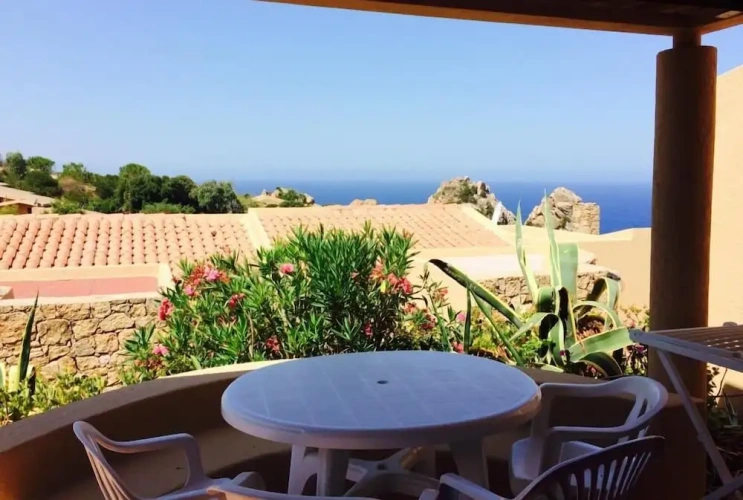 2 Bedrooms Villa