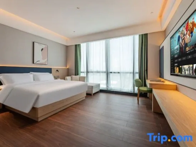 Deluxe Double room with city view