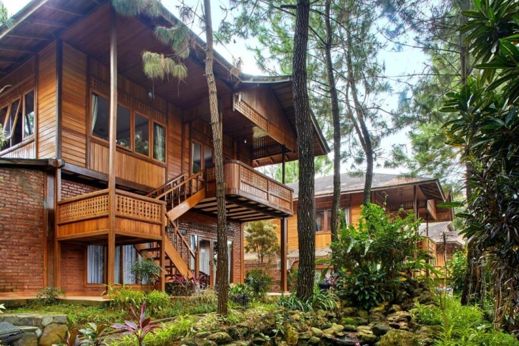 4 Bedrooms Premier Villa