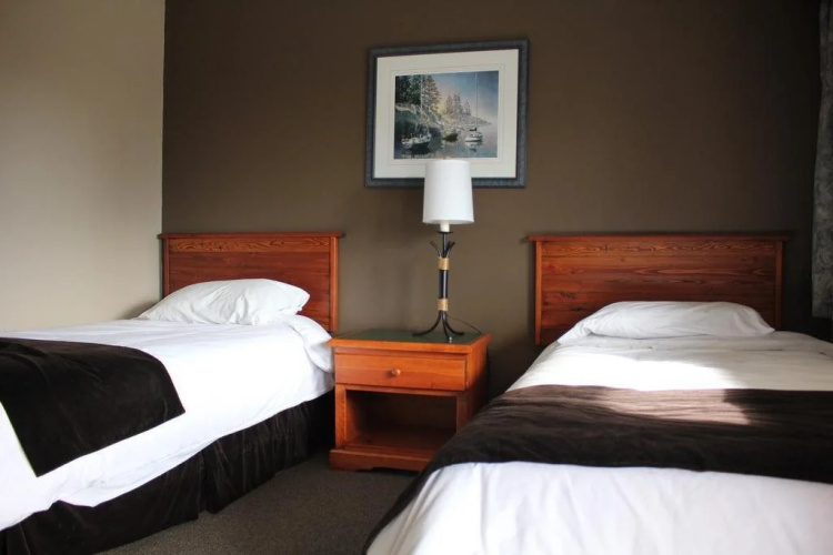 The Bamfield Motel