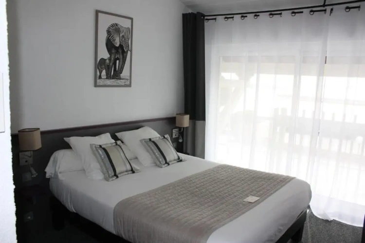 Double room with estuary view
