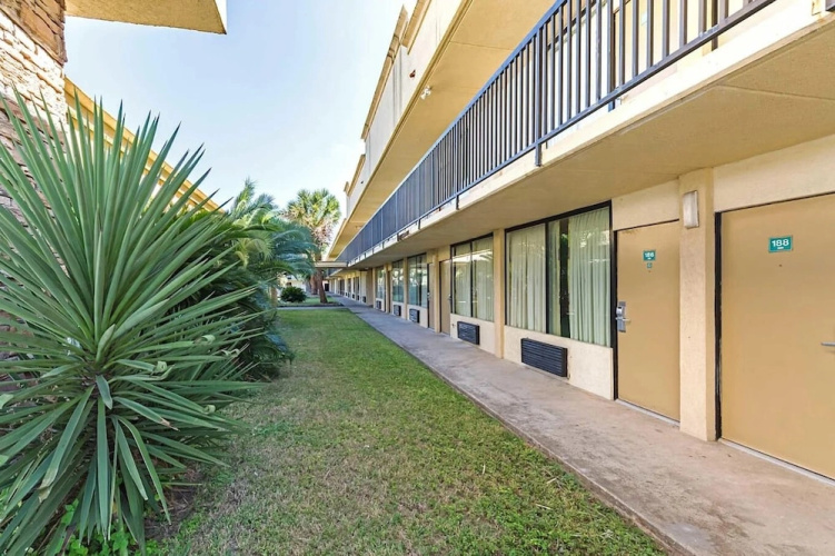 Eco Inn Suites By Hotel O Baytown - Baytown, TX