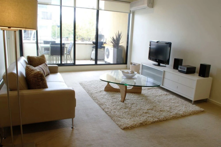Executive Elwood Apartment