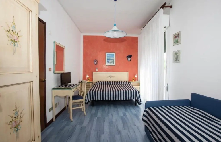 Standard Quadruple room