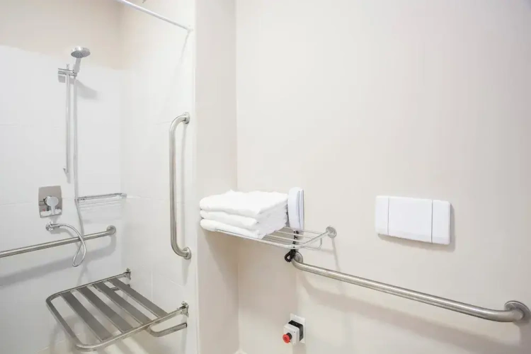 Standard Twin room with city view