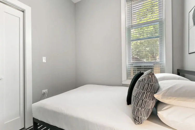Comfort 2BR - Erie 1R