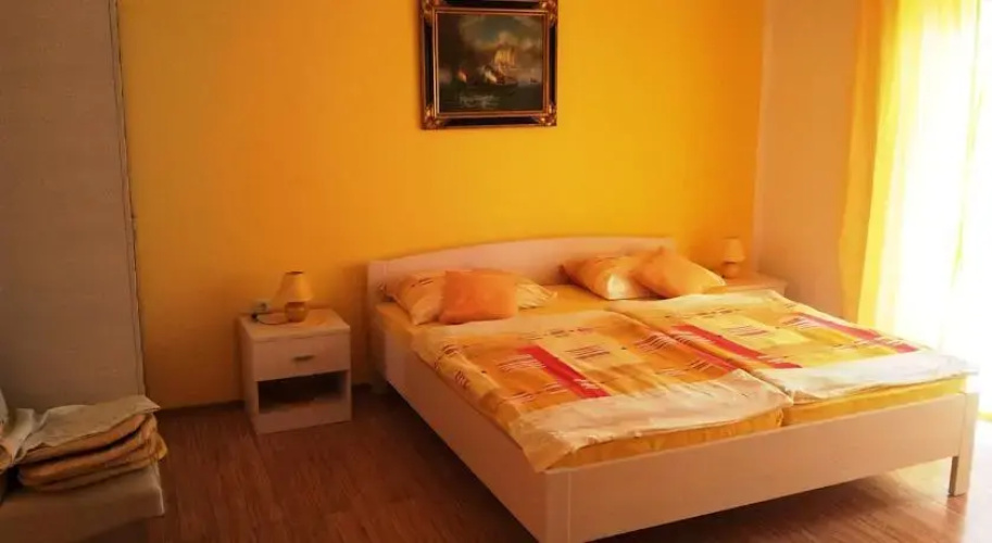 Apartments Kivi