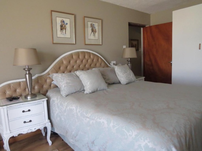 3 Bedrooms Apartment