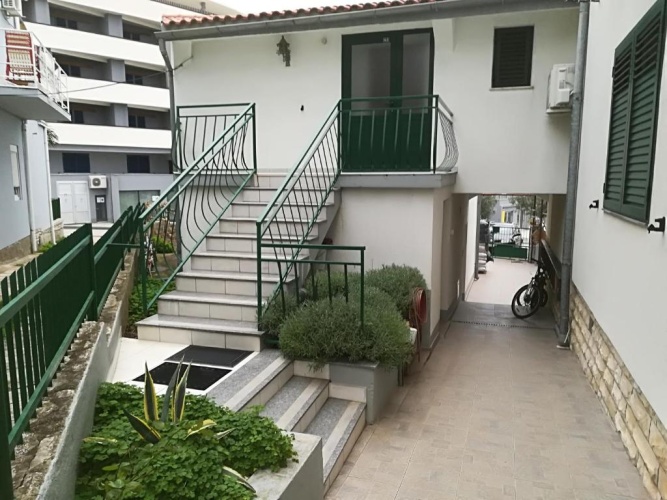 Apartment with sea view