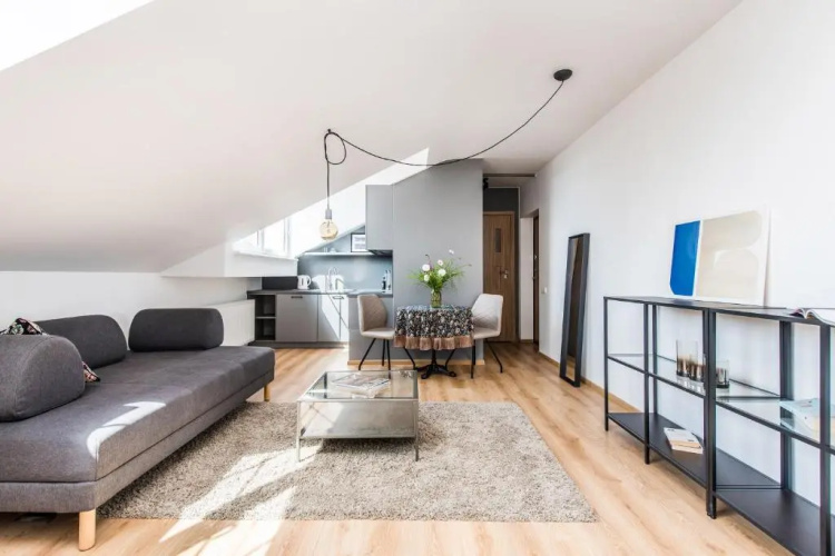 Bright&Stylish, Self Check-in, Centrally Located, by Cohost