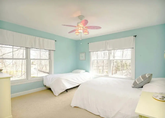 Stunning 5 Bdr, Walk to York Harbor Beach!