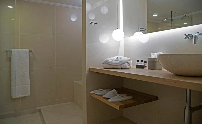 2 Bedrooms Suite with city view