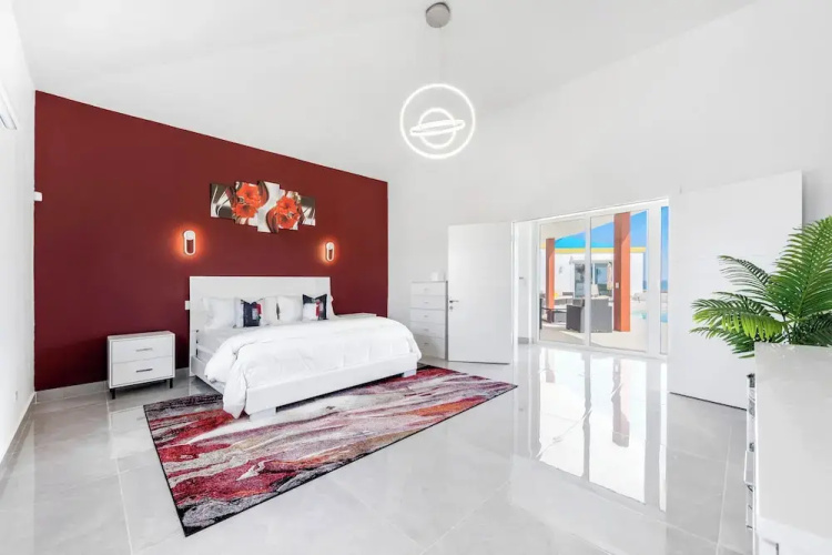 4-bed Villa, Pool, Parking