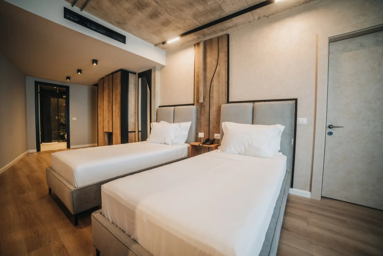 AMR Hotel