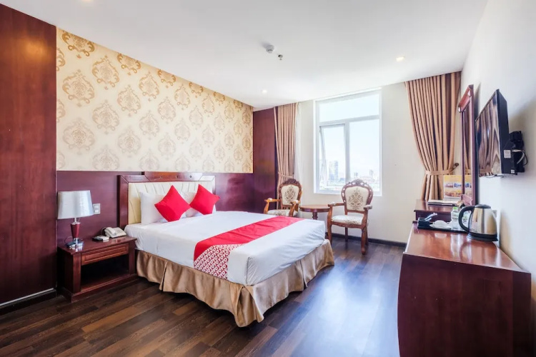 OYO 122 GIC Land Hotel
