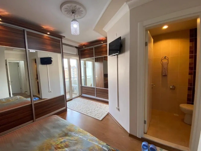 3 Bedrooms Apartment