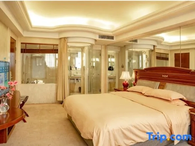 Deluxe Quadruple Suite