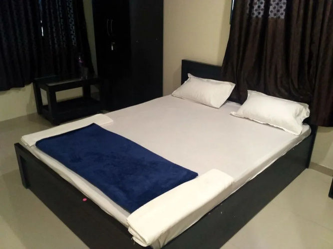 Hotel Honey Lodging