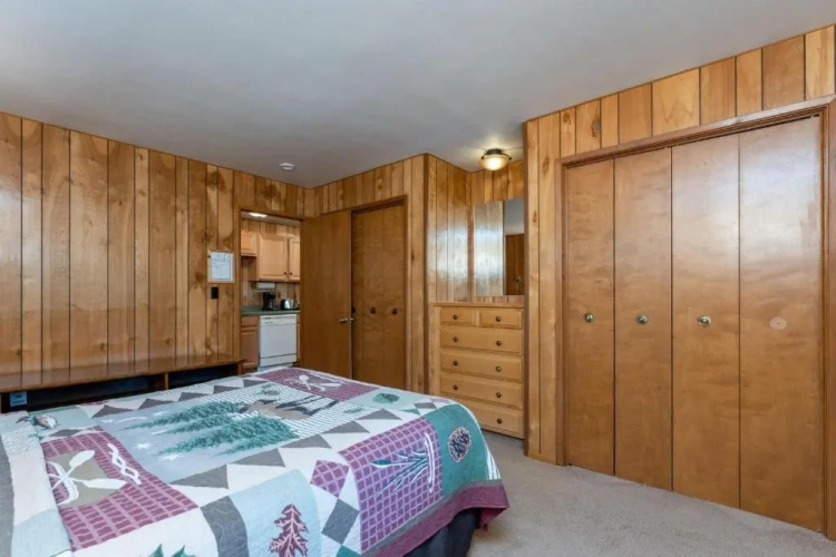 4 Bedrooms Cottage