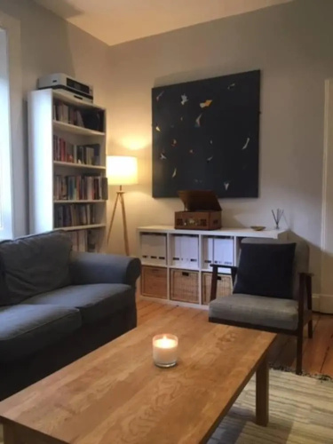 Spacious 3 Bedroom Flat in a Charming Location