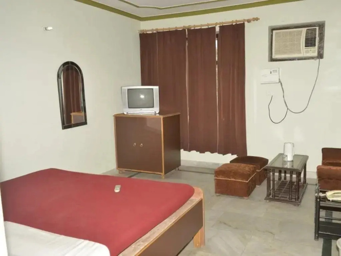 Hotel Sharma Palace