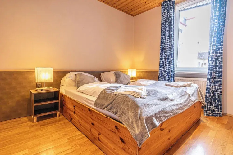 Vienna Spacious 2BR Apt Long Stay