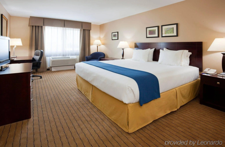 Holiday Inn Express Devils Lake by IHG