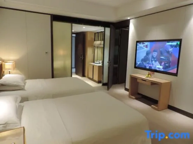 Deluxe Family Suite