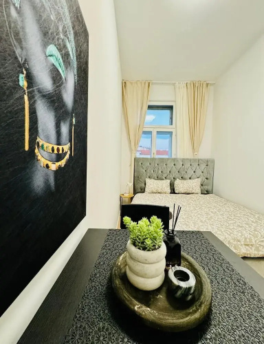 Elegant 4BR Apt Near Westbahnhof