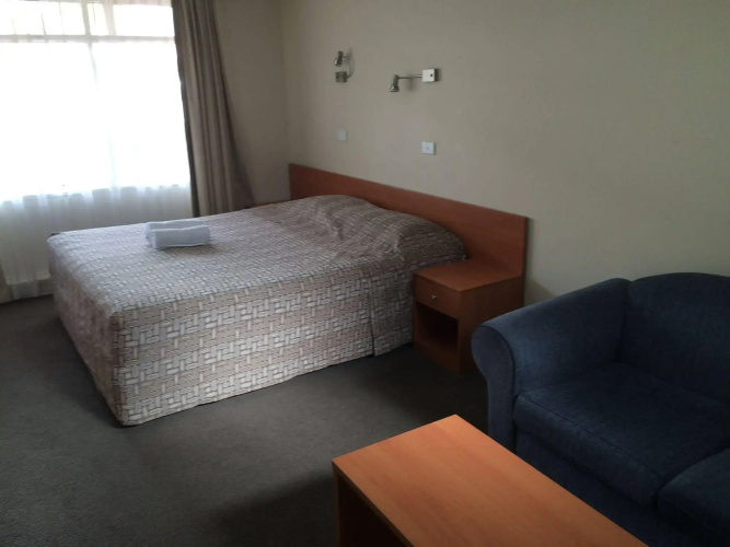 Liberty Plains Motor Inn