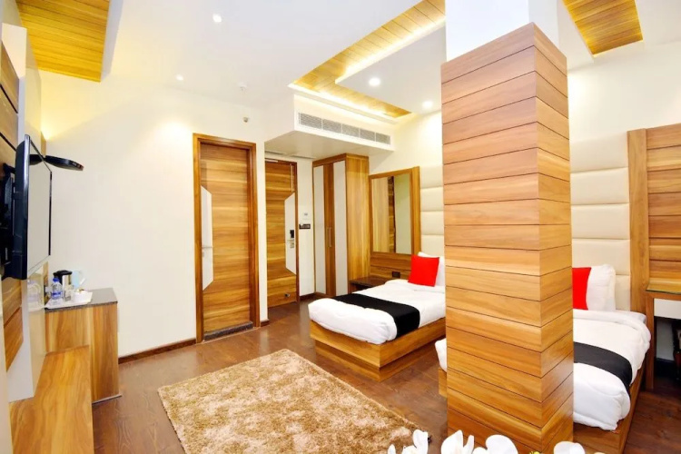 Capital O 43988 Makhan Residency