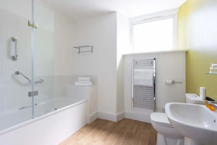 Standard Twin room with sea view