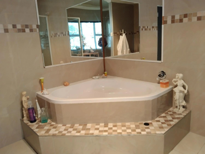 Menlyn Mews Guesthouse