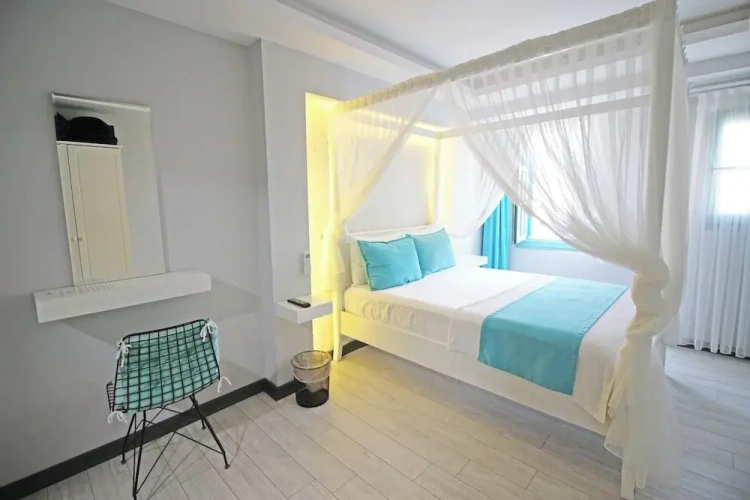 Comfort room