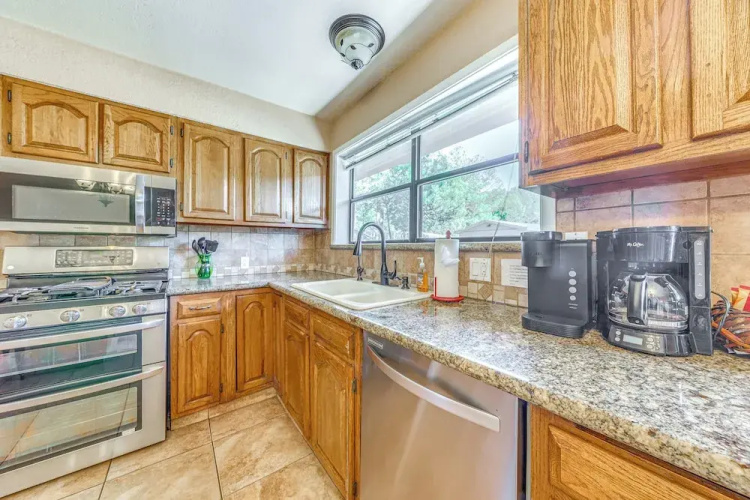 Spacious Ruidoso Home w/ Patio & Mountain Views!