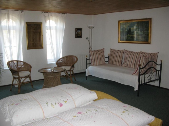 Standard Triple room
