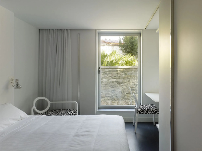 Moure Hotel