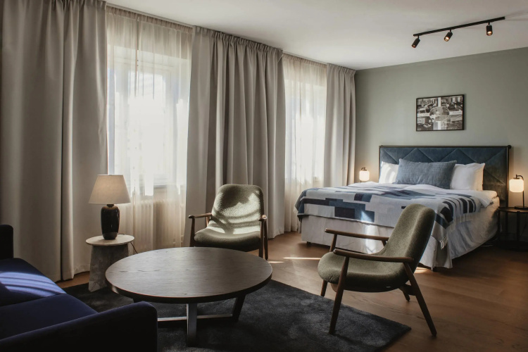 Home Hotel Post