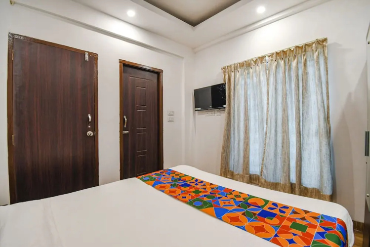 Fabhotel Seven Wonders 55