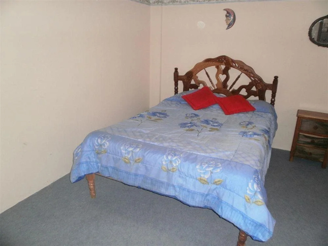 Le Malu Yellow Hostal