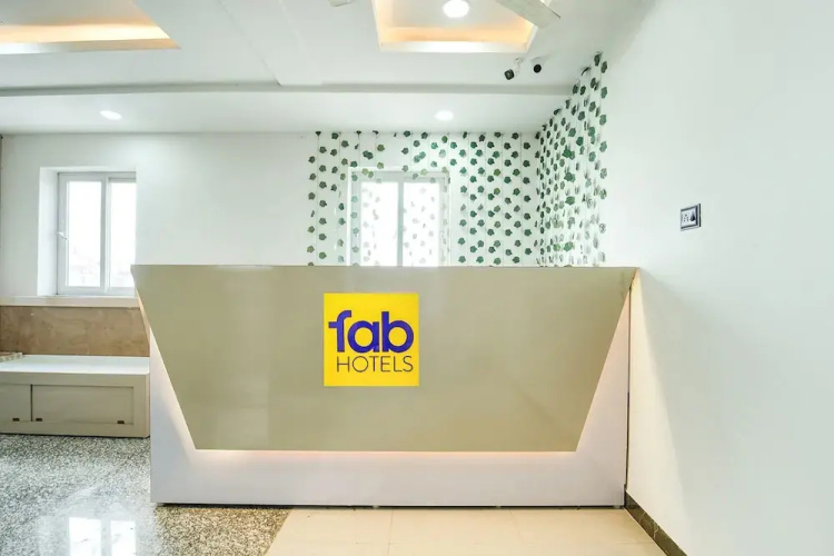 Fabhotel Royal Carpet
