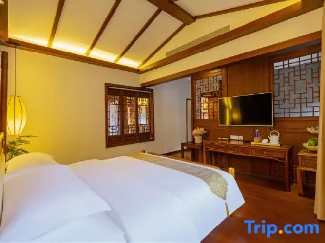 Standard Double room with courtyard view