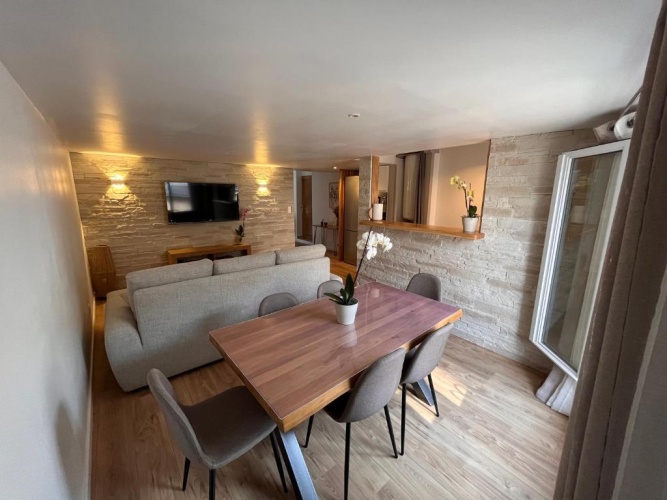 2 Bedrooms Apartment