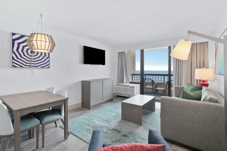 1 Bedroom Deluxe Double Suite oceanfront