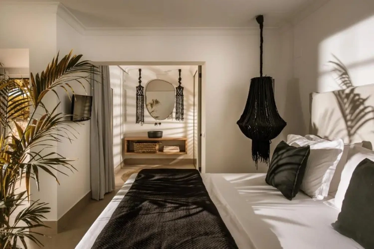 Deluxe room with balcony and with view