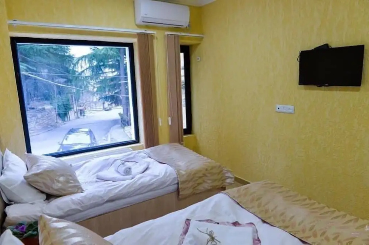 Pomegranate Hotel