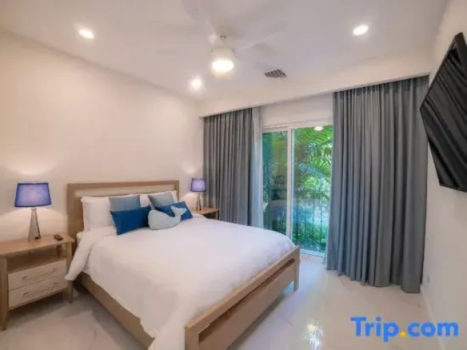 3 Bedrooms Apartment