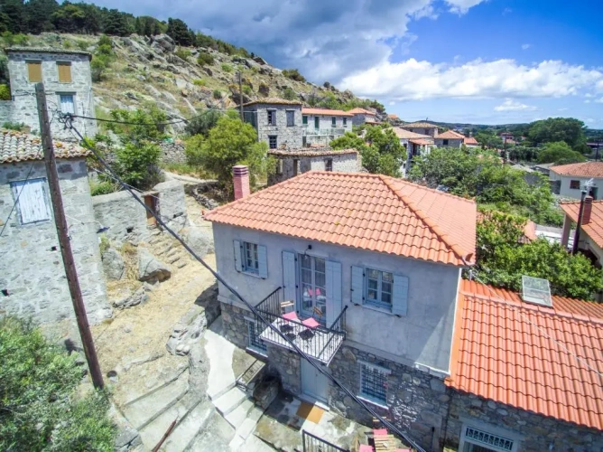 2 Bedrooms Cottage